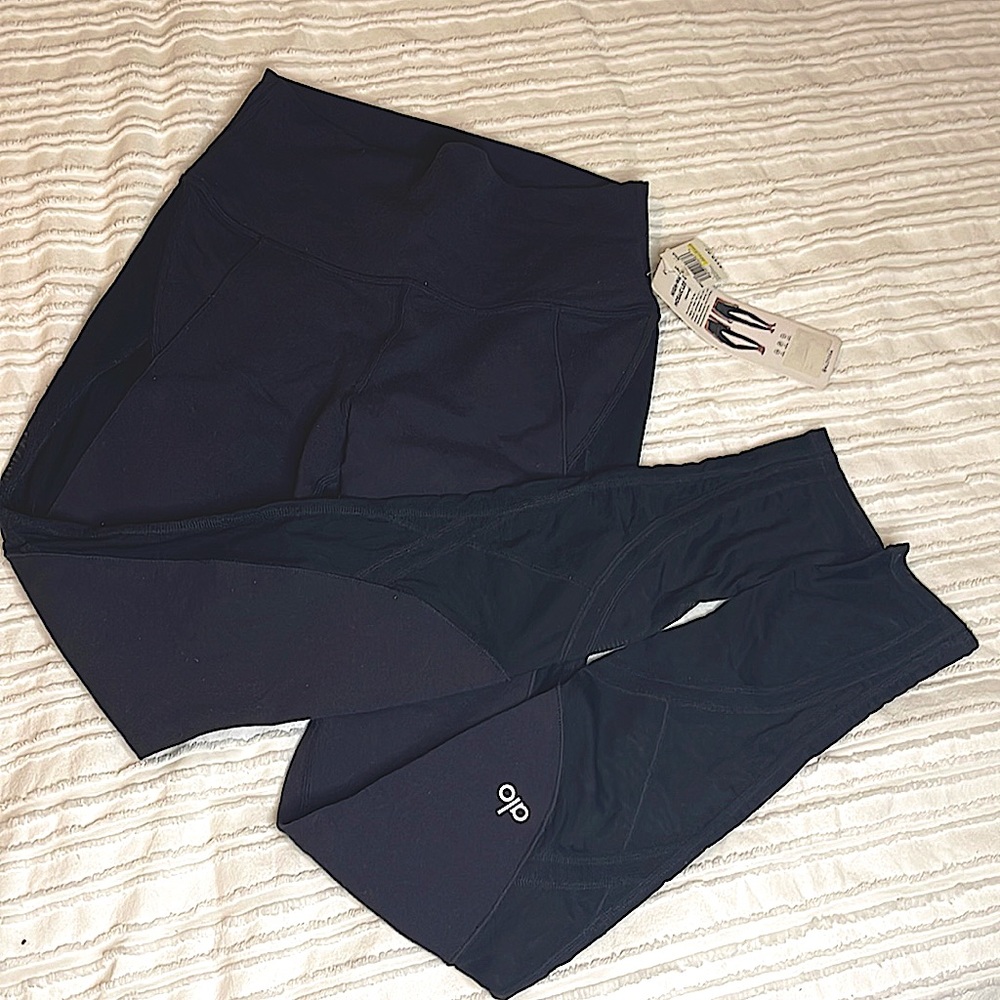 Alo black yoga pants, size M, new with tags